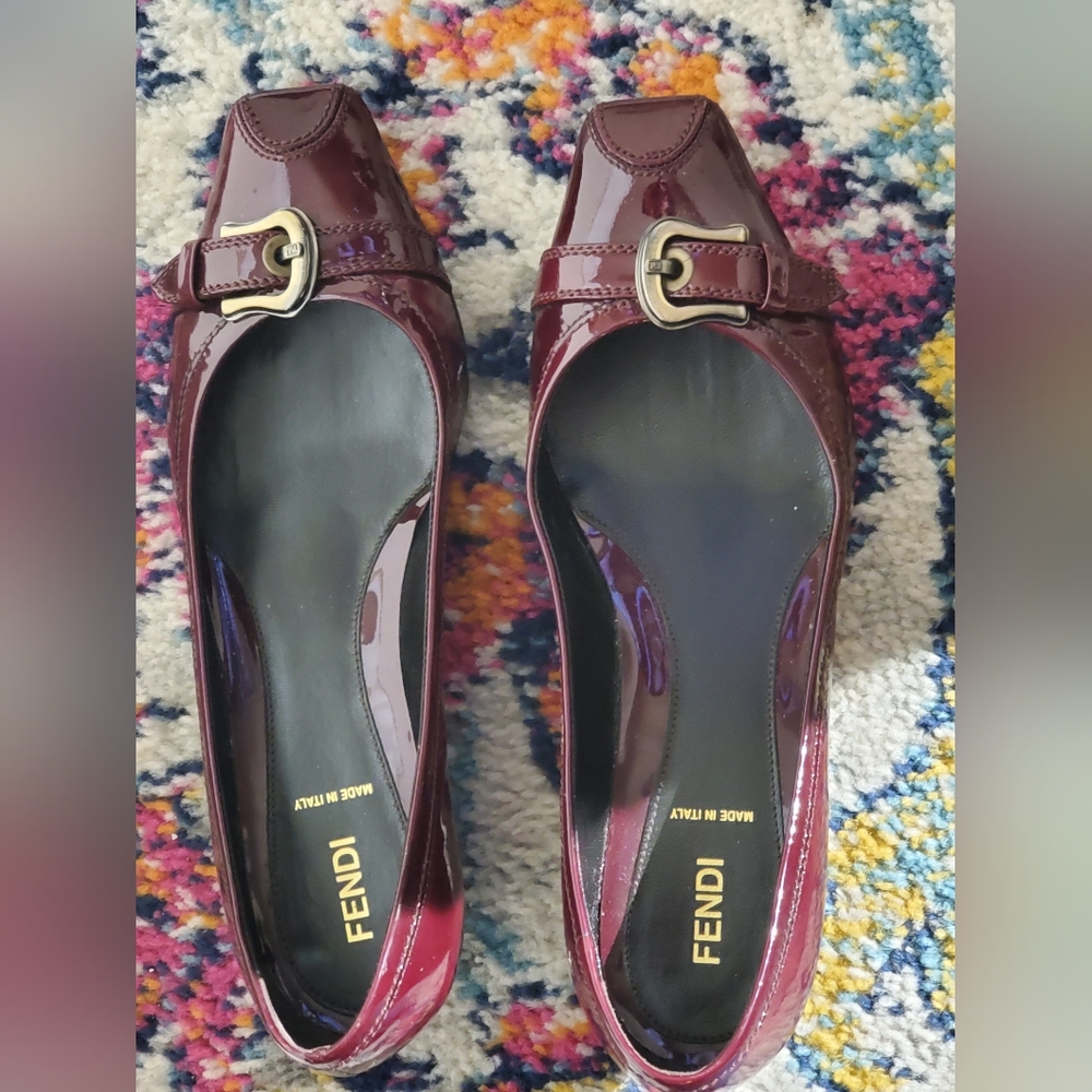 Rarely worn Fendis DECOLLETÉ VERNICE CILIEGIA